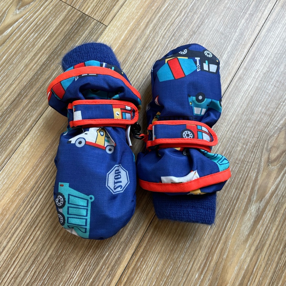 Children’s Place Mittens (Boys)